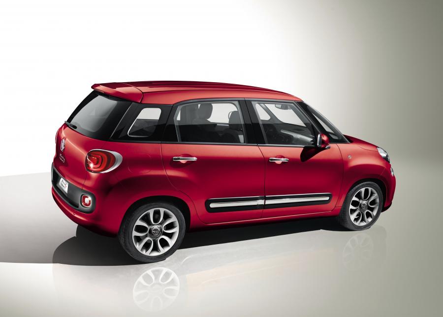  Fiat 500L 2012 года  (фото 13 из 84)